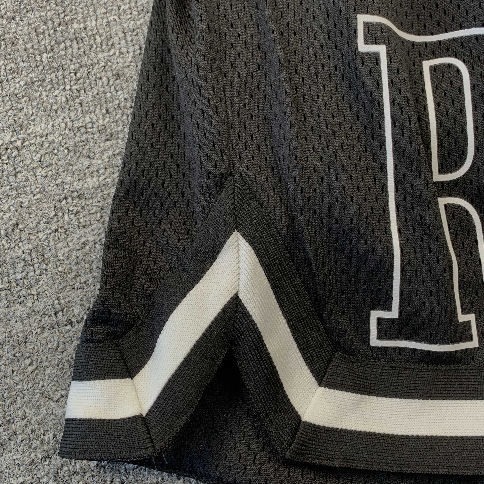 RHUDE COURT LOGO SHORTS BLACK/WHITE - Phantom Kicks
