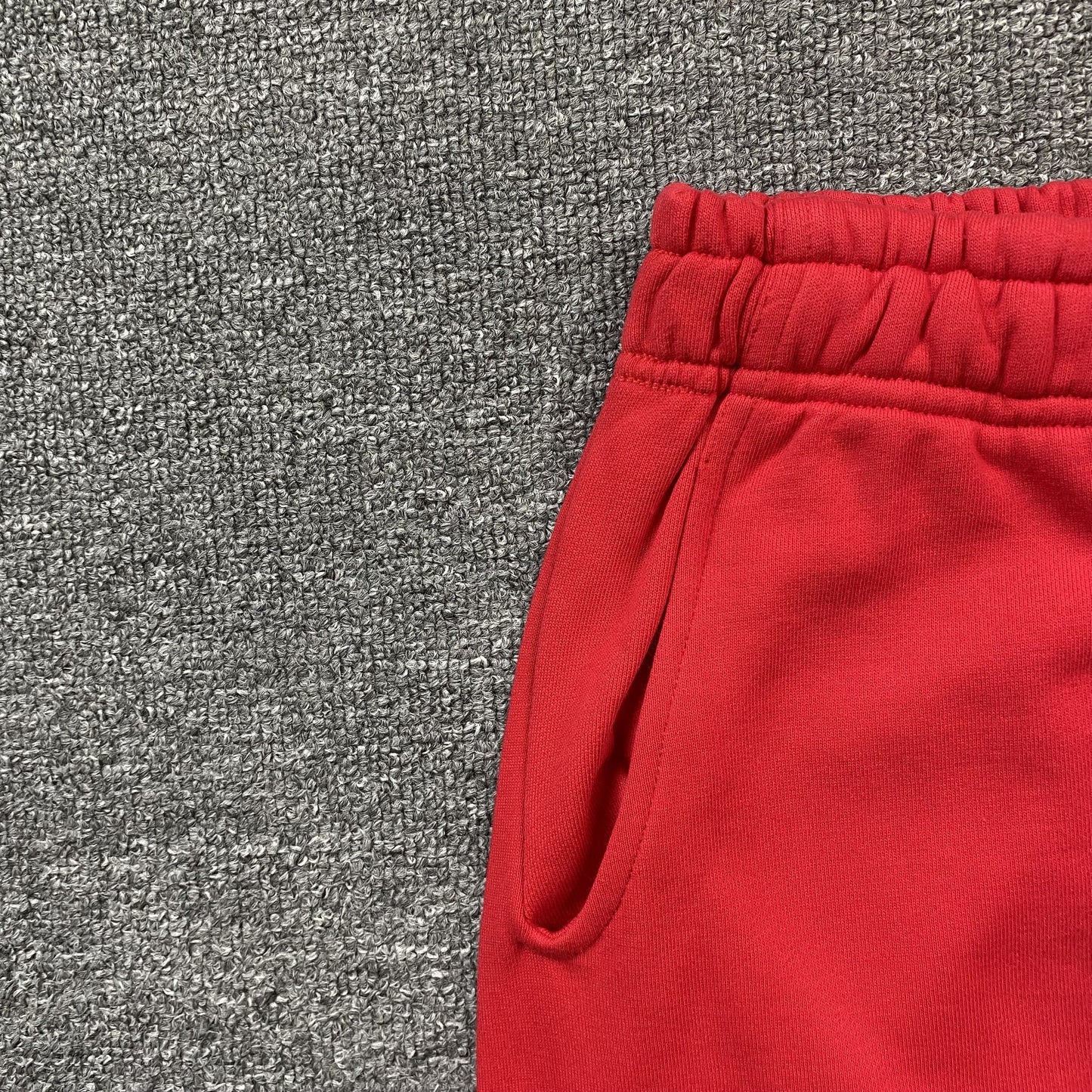 SP5DER BELUGA SWEATPANTS RED - Phantom Kicks