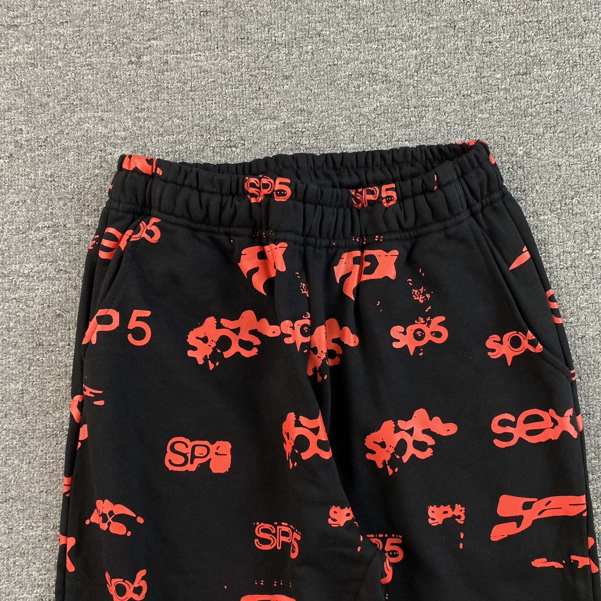 SP5DER SEX AOP SWEATPANTS BLACK - Phantom Kicks