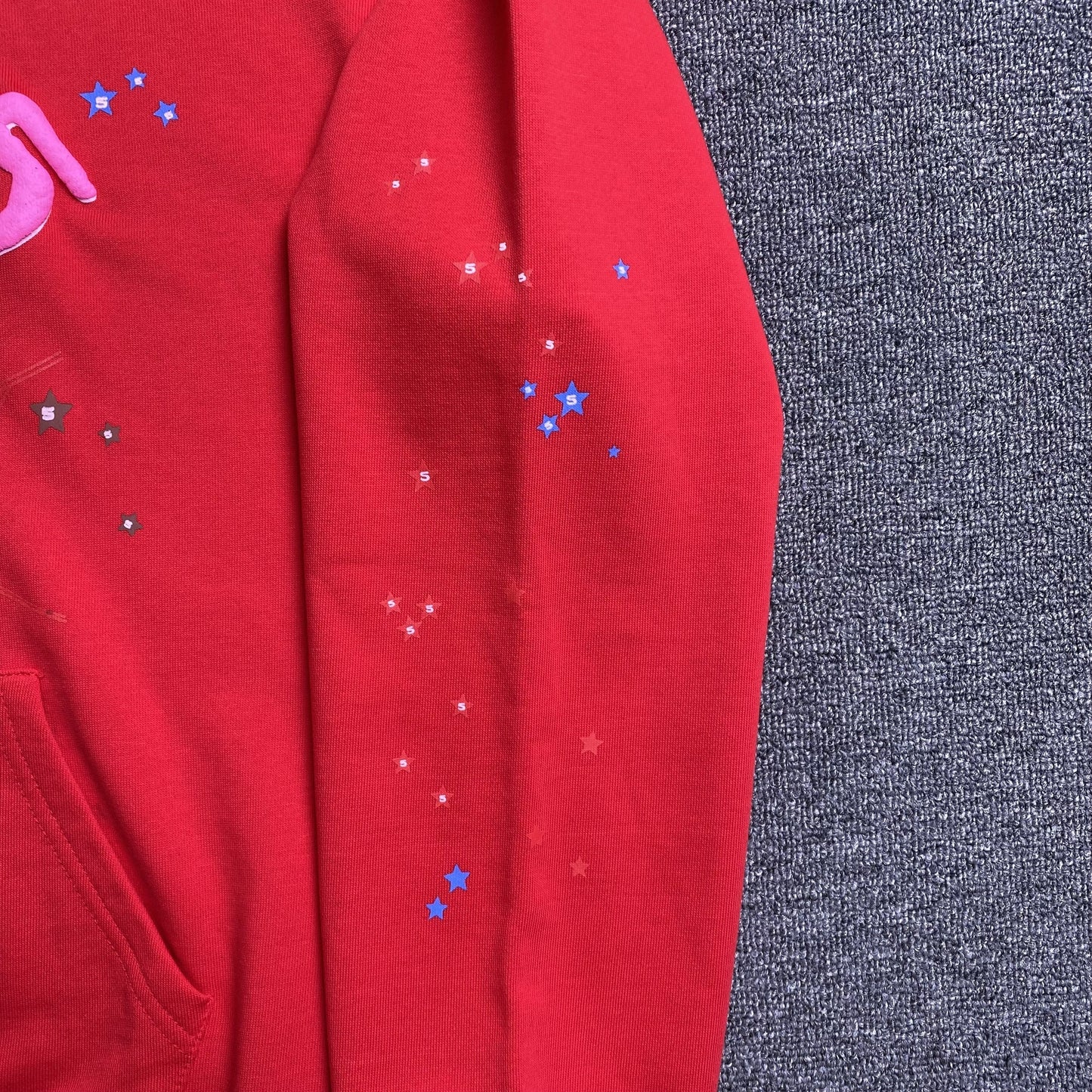 SP5DER WORLDWIDE RED ANGEL NUMBER 555 HOODIE RED - Phantom Kicks