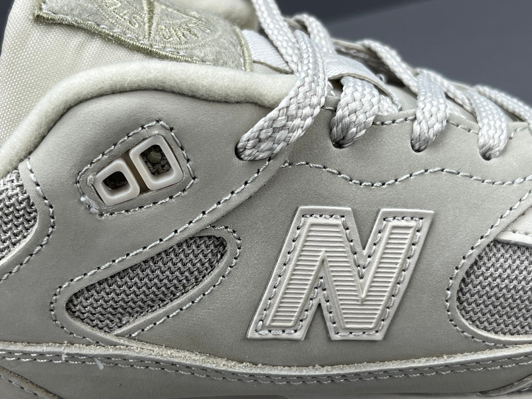 STONE ISLAND x 991v2 MADE IN ENGLAND GHOST PACK BEIGE - Phantom Kicks