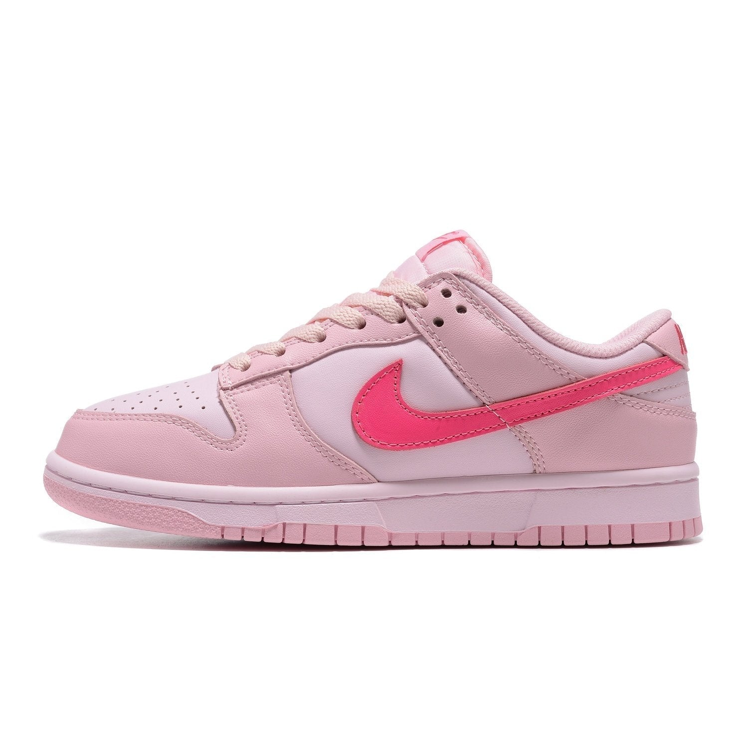 NIKE DUNK LOW x TRIPLE PINK - Phantom Kicks