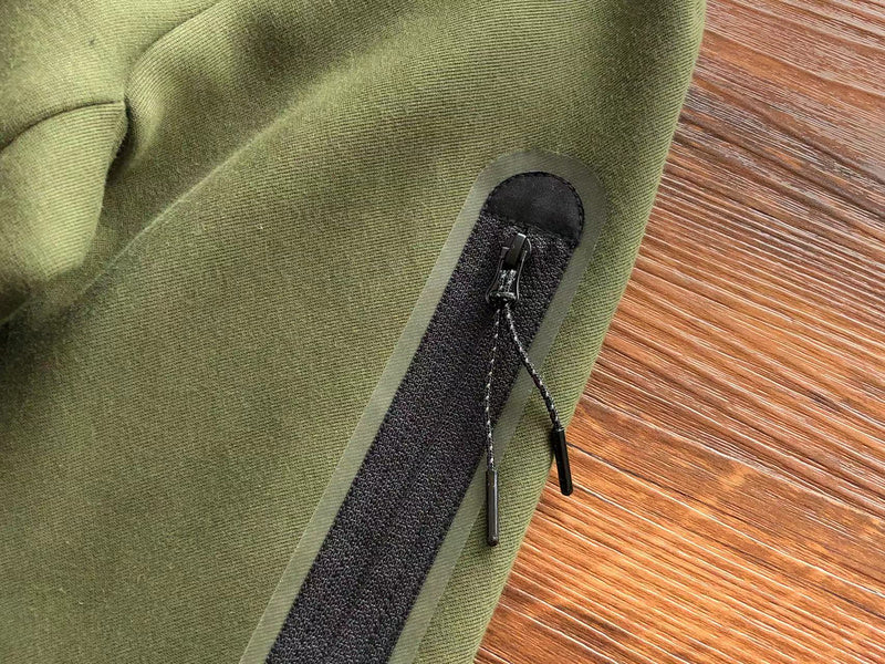 NIKE TECH FLEECE HOODIE x OLIVE GREEN - Phantom Kicks