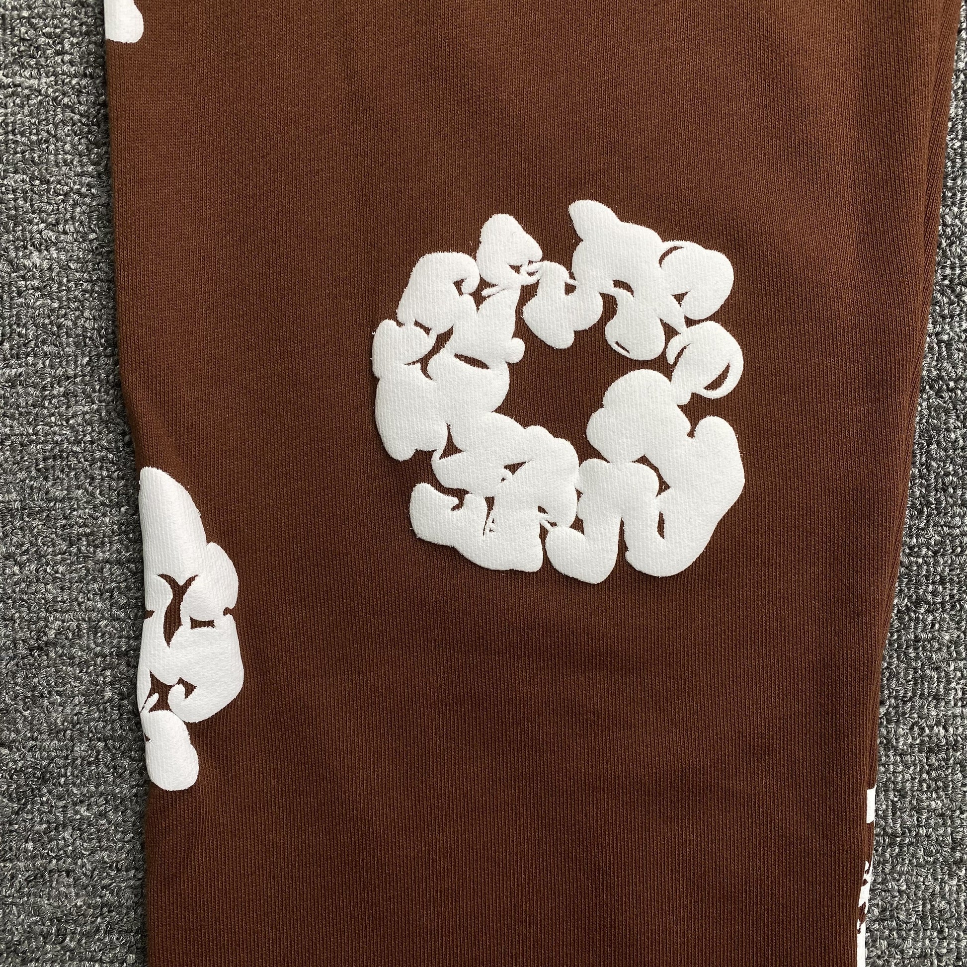 DENIM TEARS COTTON WREATH SWEATPANTS BROWN - Phantom Kicks