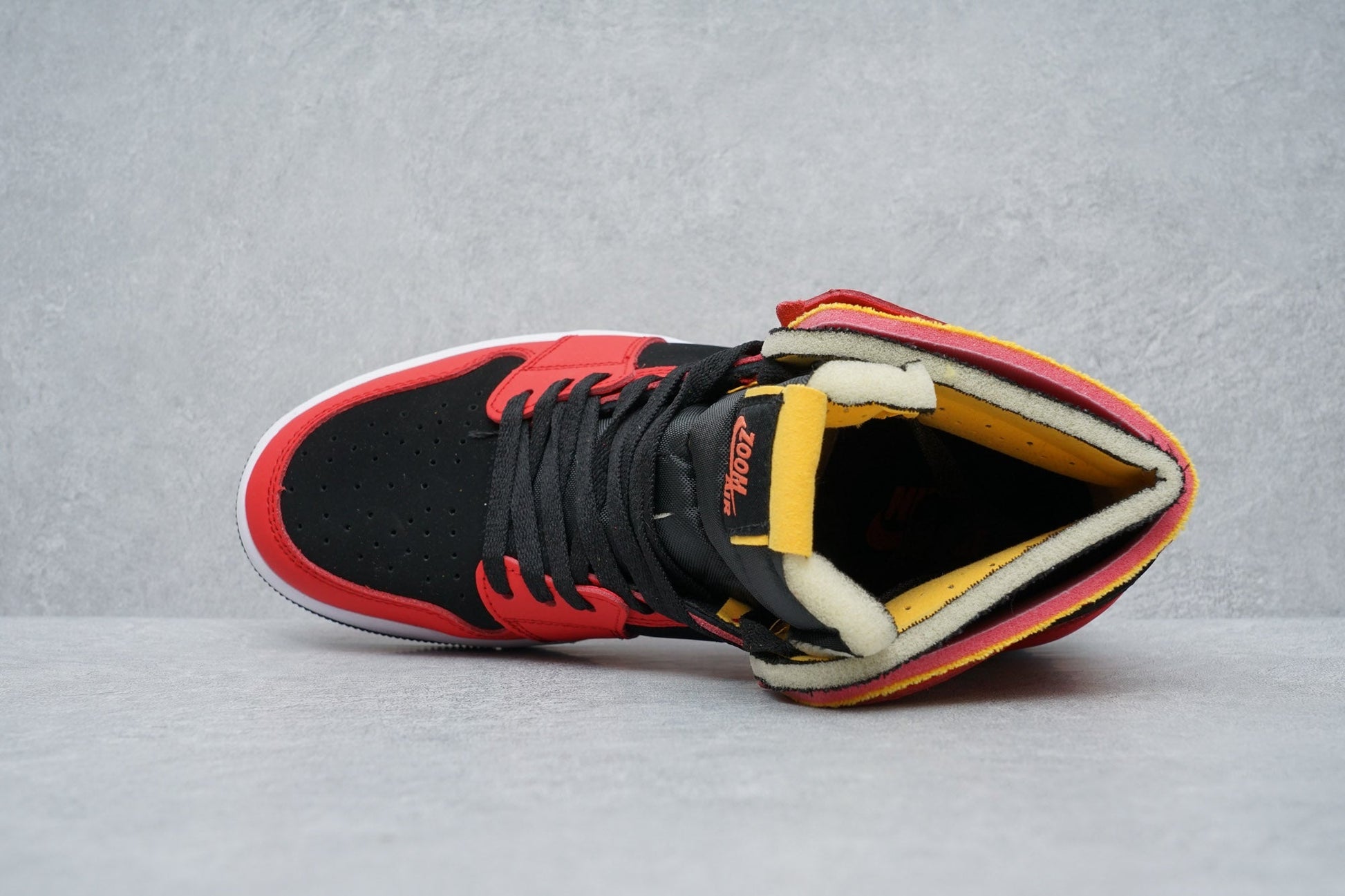 JORDAN 1 HIGH ZOOM AIR CMFT x BLACK CHILE RED - Phantom Kicks