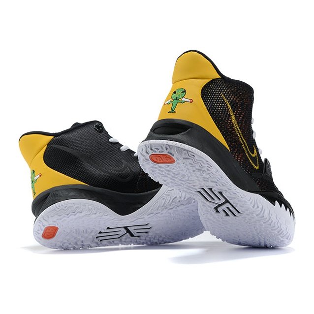 NIKE KYRIE 7 x ROSWELL RAYGUNS - Phantom Kicks
