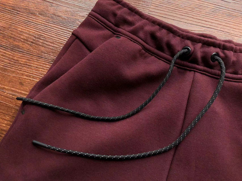 NIKE TECH FLEECE PANTS x BERRY/POMEGRANATE - Phantom Kicks
