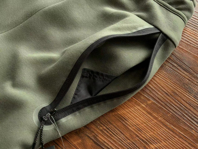 NIKE TECH FLEECE PANTS x ARMY GREEN - Phantom Kicks