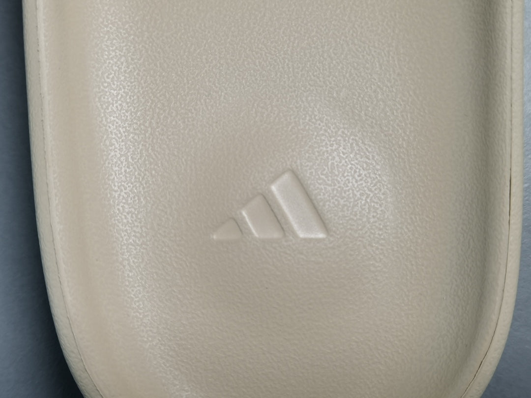 ADIDAS YEEZY SLIDE x BONE - Phantom Kicks
