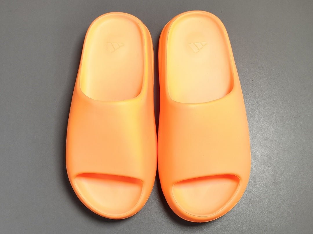 ADIDAS YEEZY SLIDE x ENFLAME ORANGE - Phantom Kicks