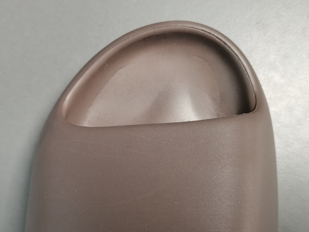 ADIDAS YEEZY SLIDE x SOOT - Phantom Kicks