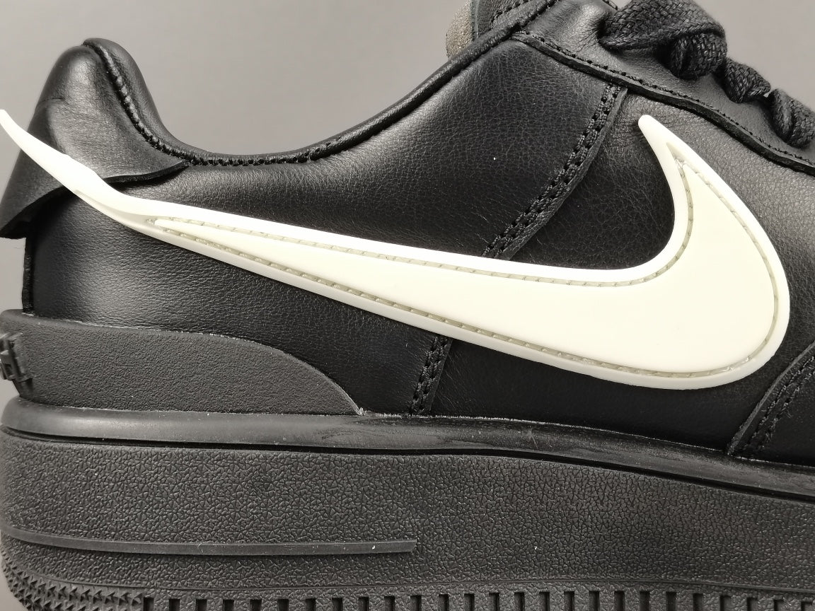 AIR FORCE 1 x AMBUSH BLACK - Phantom Kicks