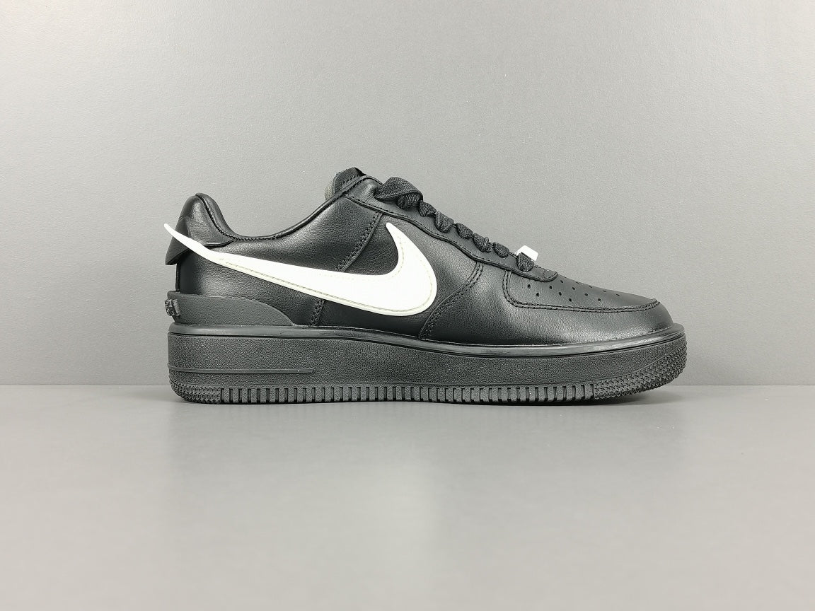AIR FORCE 1 x AMBUSH BLACK - Phantom Kicks