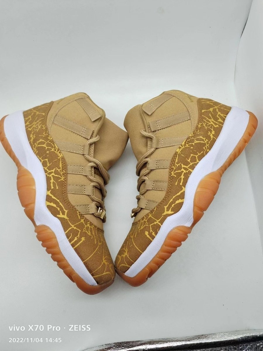 AIR JORDAN 11 "Gold Olive" - Phantom Kicks