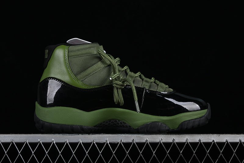 AIR JORDAN 11 RETRO BLACK/GREEN - Phantom Kicks