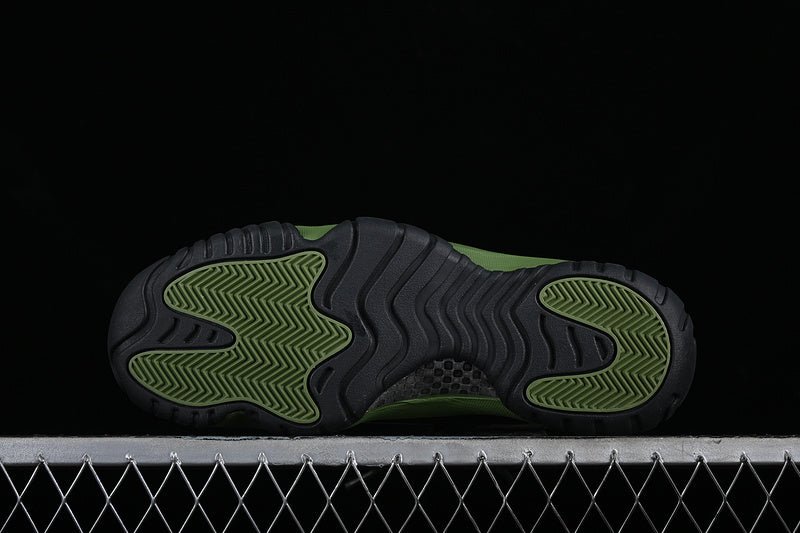 AIR JORDAN 11 RETRO BLACK/GREEN - Phantom Kicks