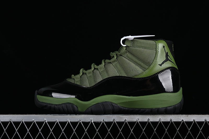 AIR JORDAN 11 RETRO BLACK/GREEN - Phantom Kicks