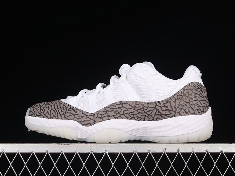 AIR JORDAN 11 RETRO LOW WHITE/UNIVERSITY BLUE - Phantom Kicks