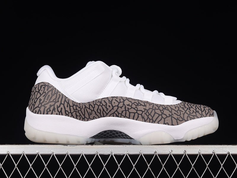 AIR JORDAN 11 RETRO LOW WHITE/UNIVERSITY BLUE - Phantom Kicks
