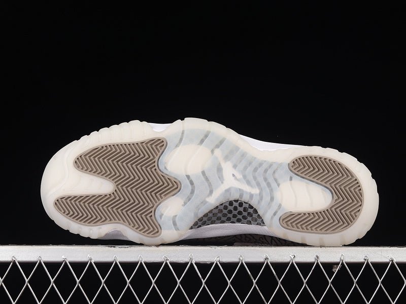 AIR JORDAN 11 RETRO LOW WHITE/UNIVERSITY BLUE - Phantom Kicks