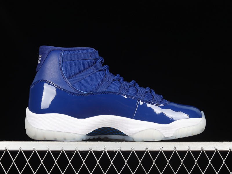 AIR JORDAN 11 RETRO MIDNIGHT NAVY/WHITE - Phantom Kicks
