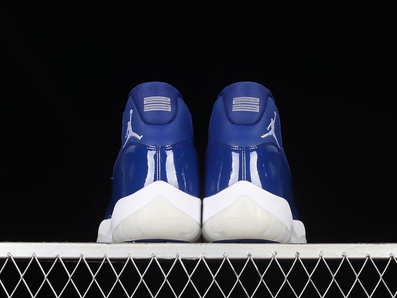 AIR JORDAN 11 RETRO MIDNIGHT NAVY/WHITE - Phantom Kicks