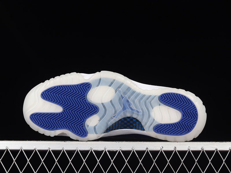 AIR JORDAN 11 RETRO MIDNIGHT NAVY/WHITE - Phantom Kicks