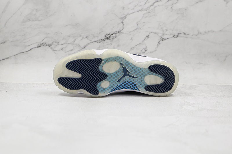 AIR JORDAN 11 RETRO WIN LIKE 82 WHITE/MIDNIGHT NAVY-UNIVERSITY BLU - Phantom Kicks