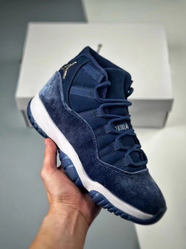 Air Jordan 11 retro“Midnight Navy” - Phantom Kicks