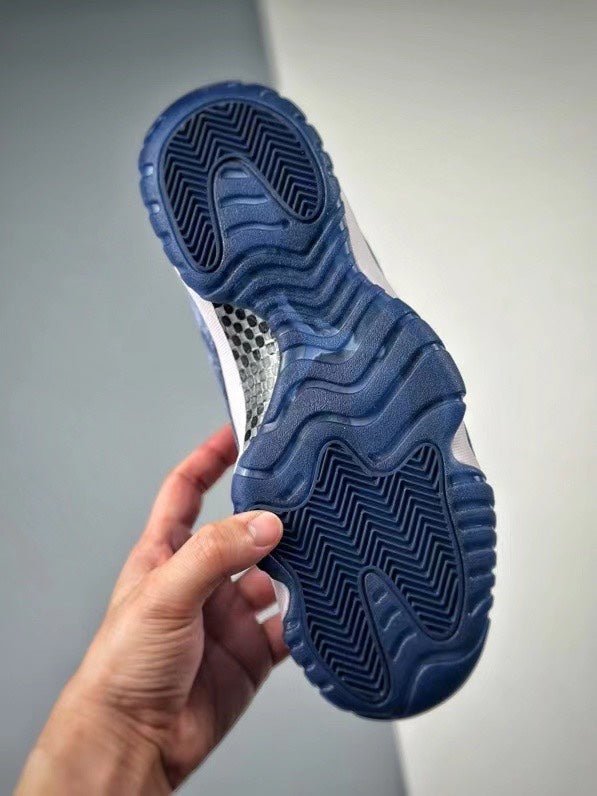 Air Jordan 11 retro“Midnight Navy” - Phantom Kicks