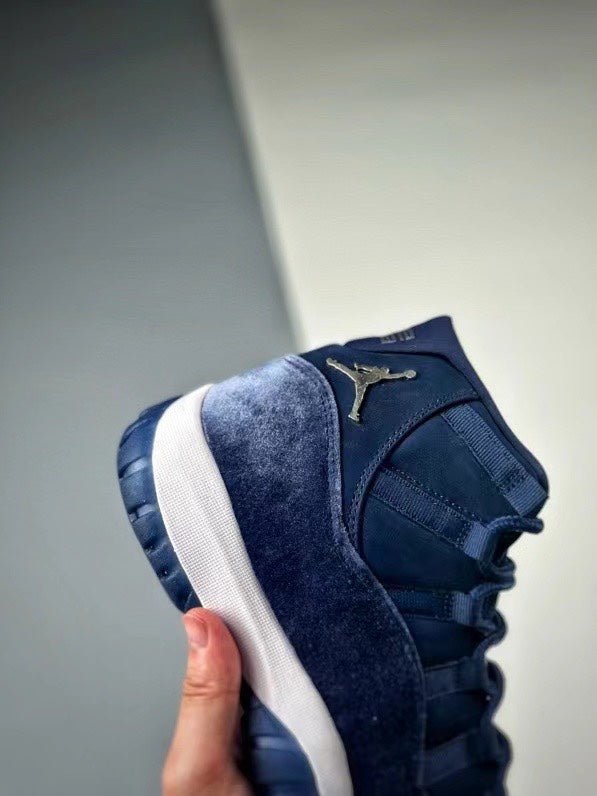 Air Jordan 11 retro“Midnight Navy” - Phantom Kicks