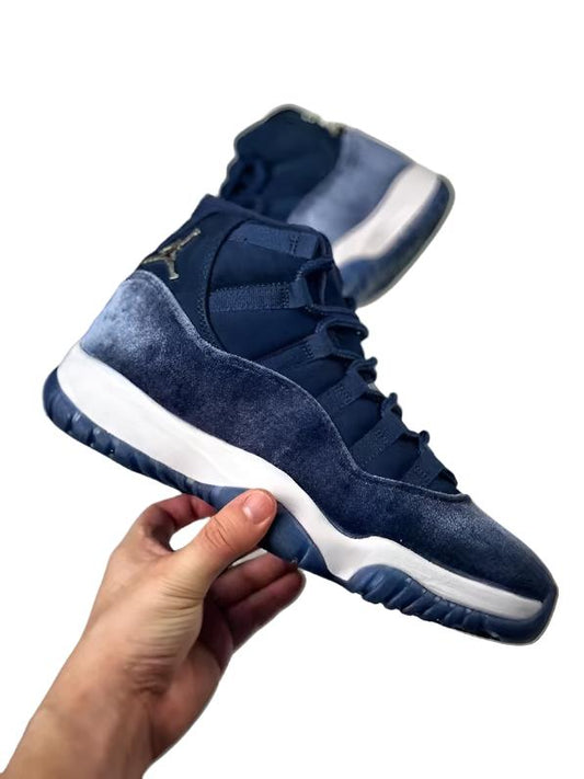 Air Jordan 11 retro“Midnight Navy” - Phantom Kicks