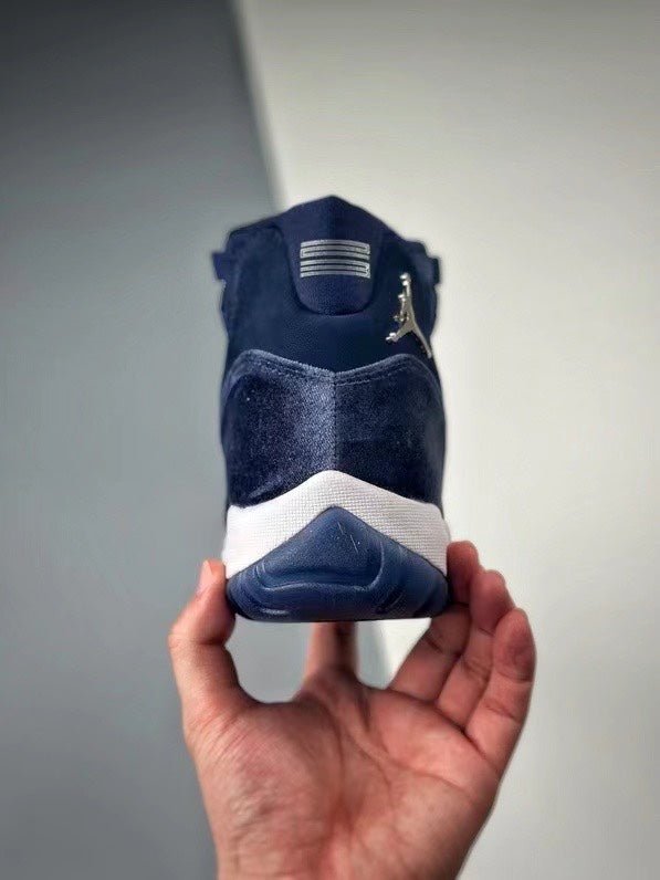 Air Jordan 11 retro“Midnight Navy” - Phantom Kicks