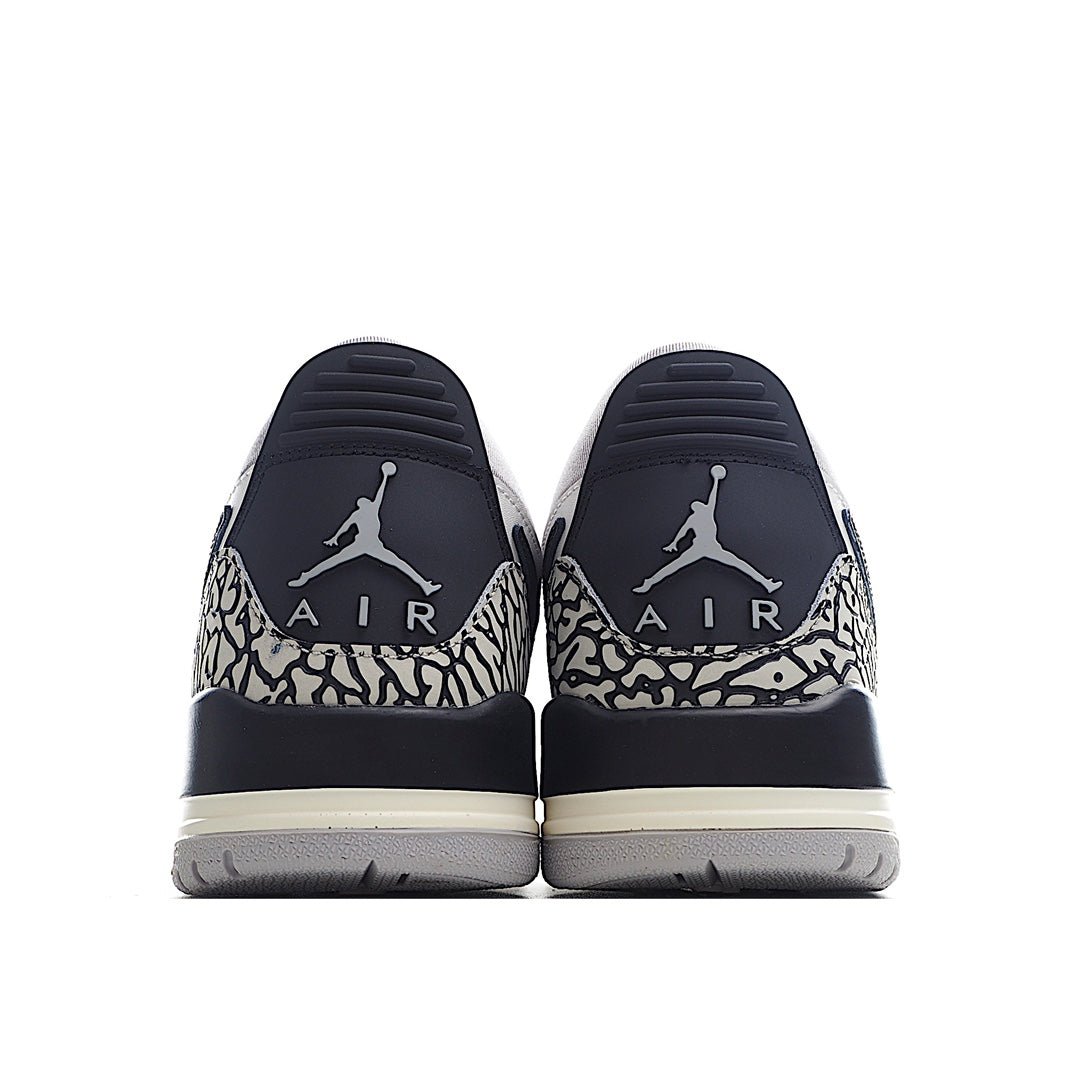 AIR JORDAN 11 "White/Grey" - Phantom Kicks