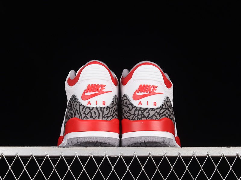 AIR JORDAN 3 RETRO 2022 WHITE/FIRE RED/CEMENT GREY/BLACK - Phantom Kicks