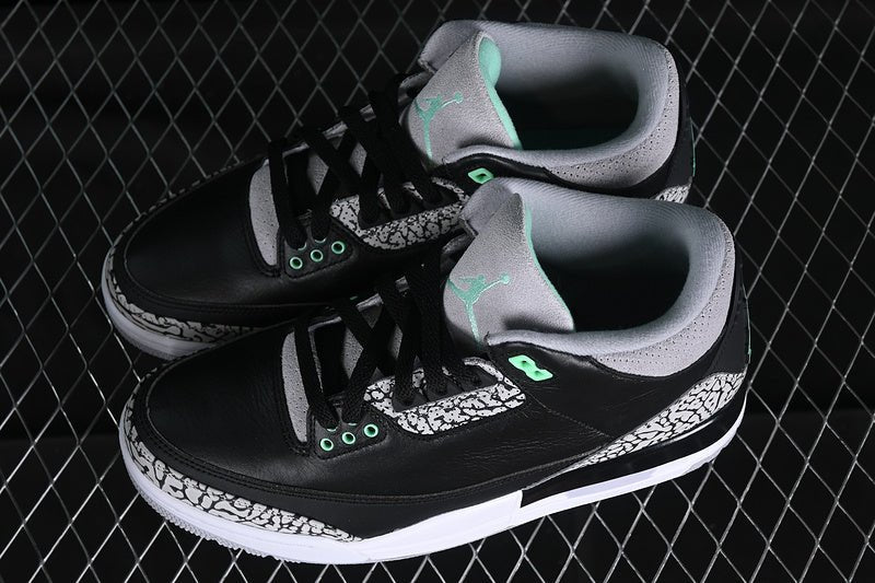 AIR JORDAN 3 RETRO GREEN GLOW BLACK/GREEN GLOW/WOLF GREY/WHITE - Phantom Kicks