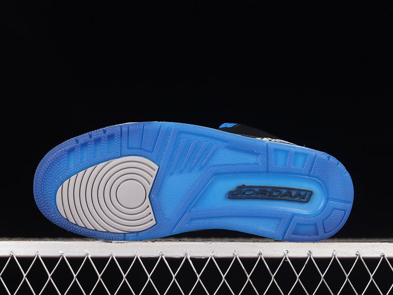 AIR JORDAN 3 RETRO VARSITY ROYAL/VARSITY ROYAL - Phantom Kicks