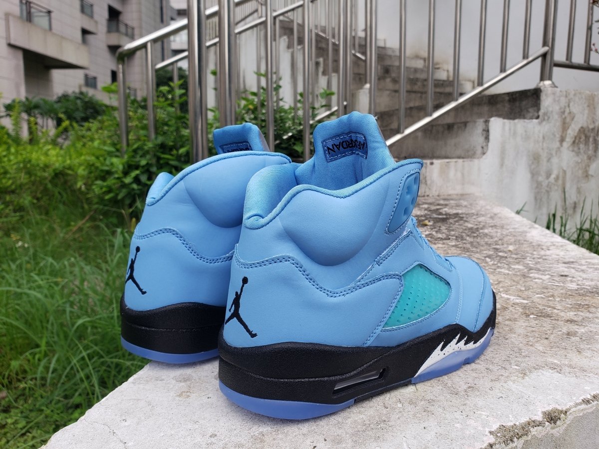 Air Jordan 5 "University Blue" - Phantom Kicks