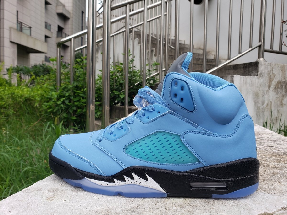 Air Jordan 5 "University Blue" - Phantom Kicks