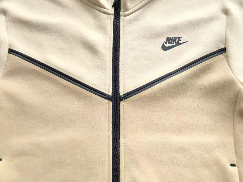 NIKE TECH FLEECE HOODIE x BEACH BROWN - Phantom Kicks