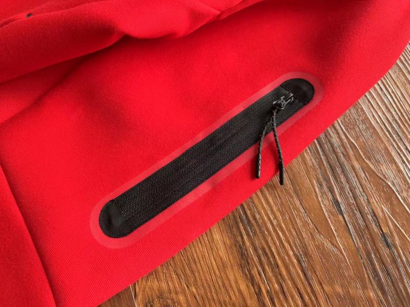 NIKE TECH FLEECE HOODIE x UNIVERSITY RED - Phantom Kicks