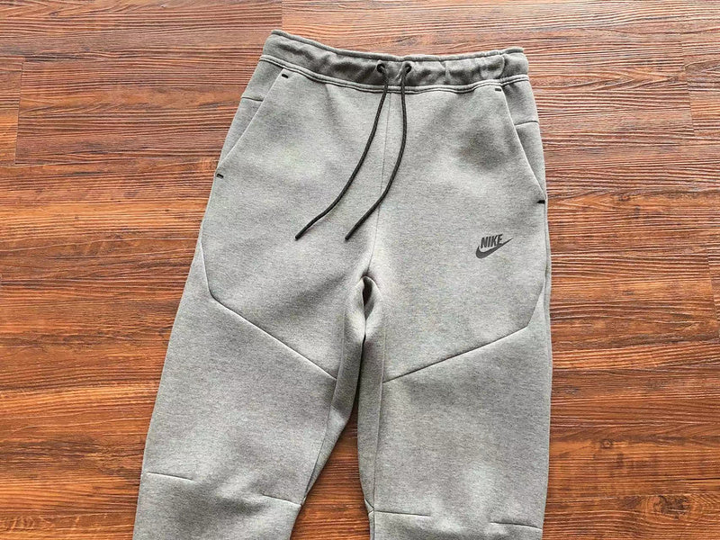 NIKE TECH FLEECE PANTS x WOLF GREY - Phantom Kicks