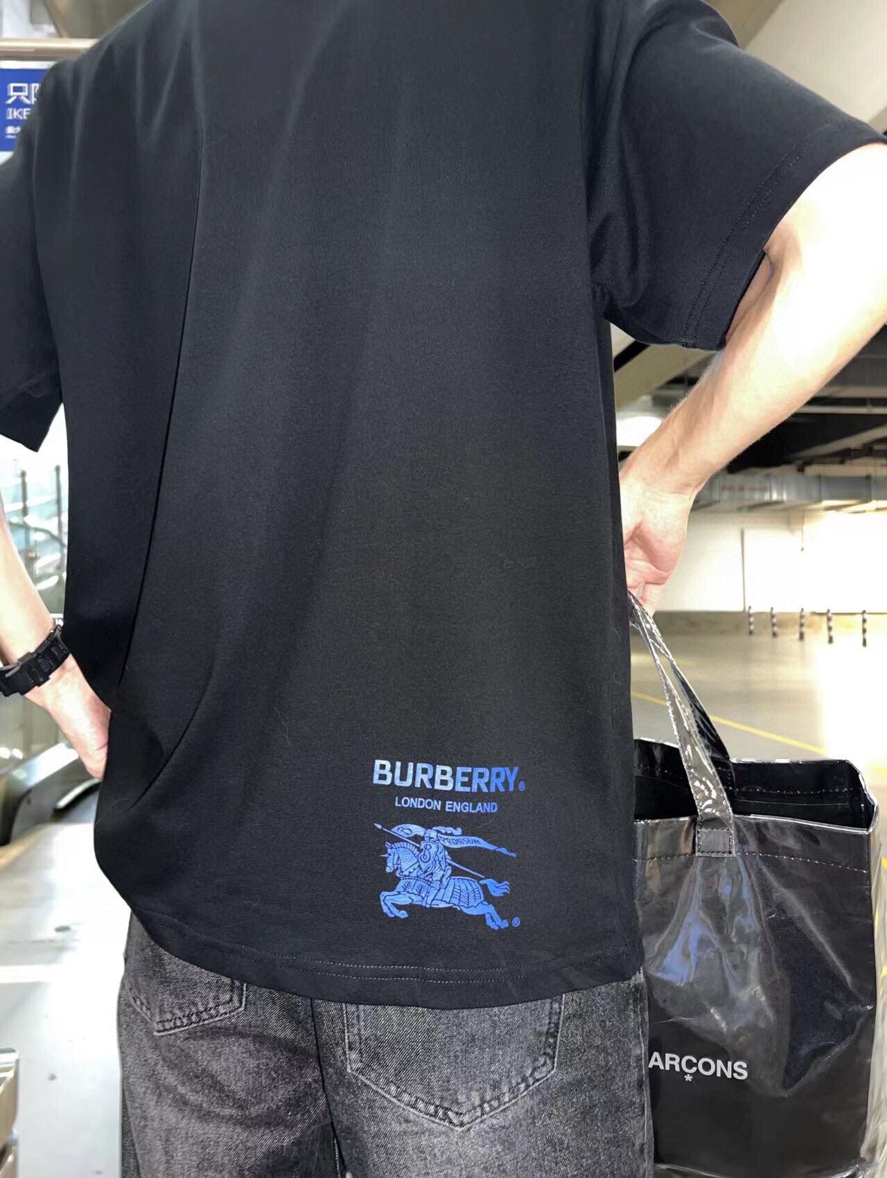Burberry T-shirt with London England Logo - Phantom Kicks