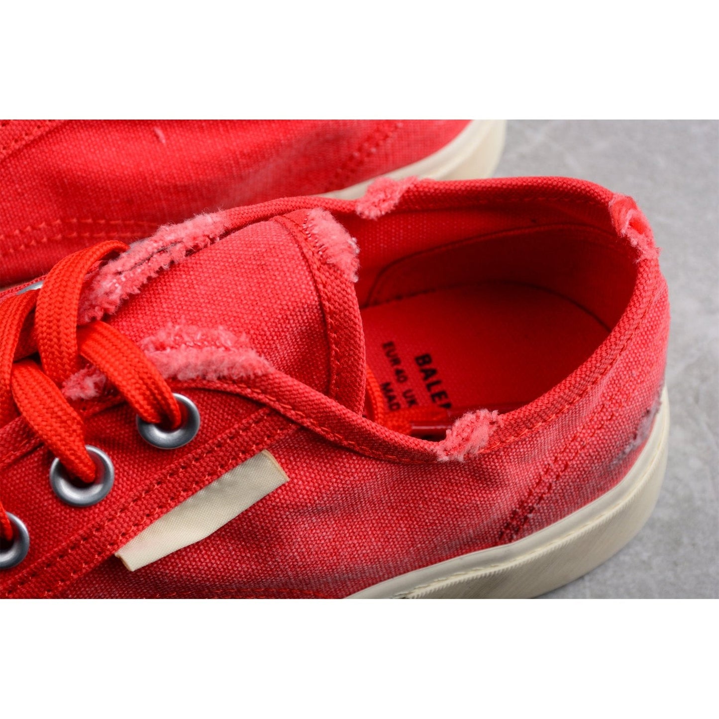 BALENCIAGA PARIS MID VULC DESTR x RED - Phantom Kicks