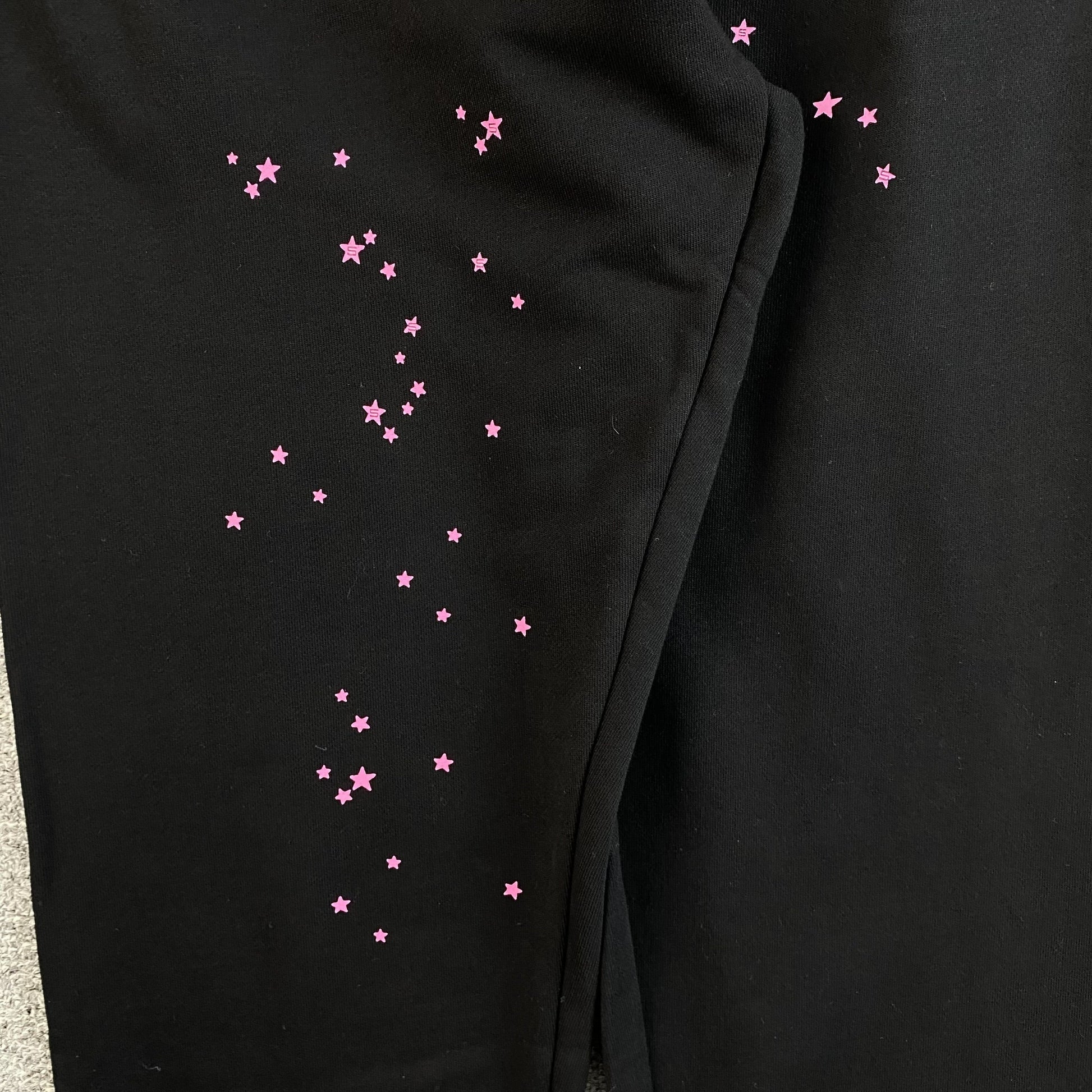 SP5DER ANGEL NUMBER SWEATPANTS BLACK - Phantom Kicks