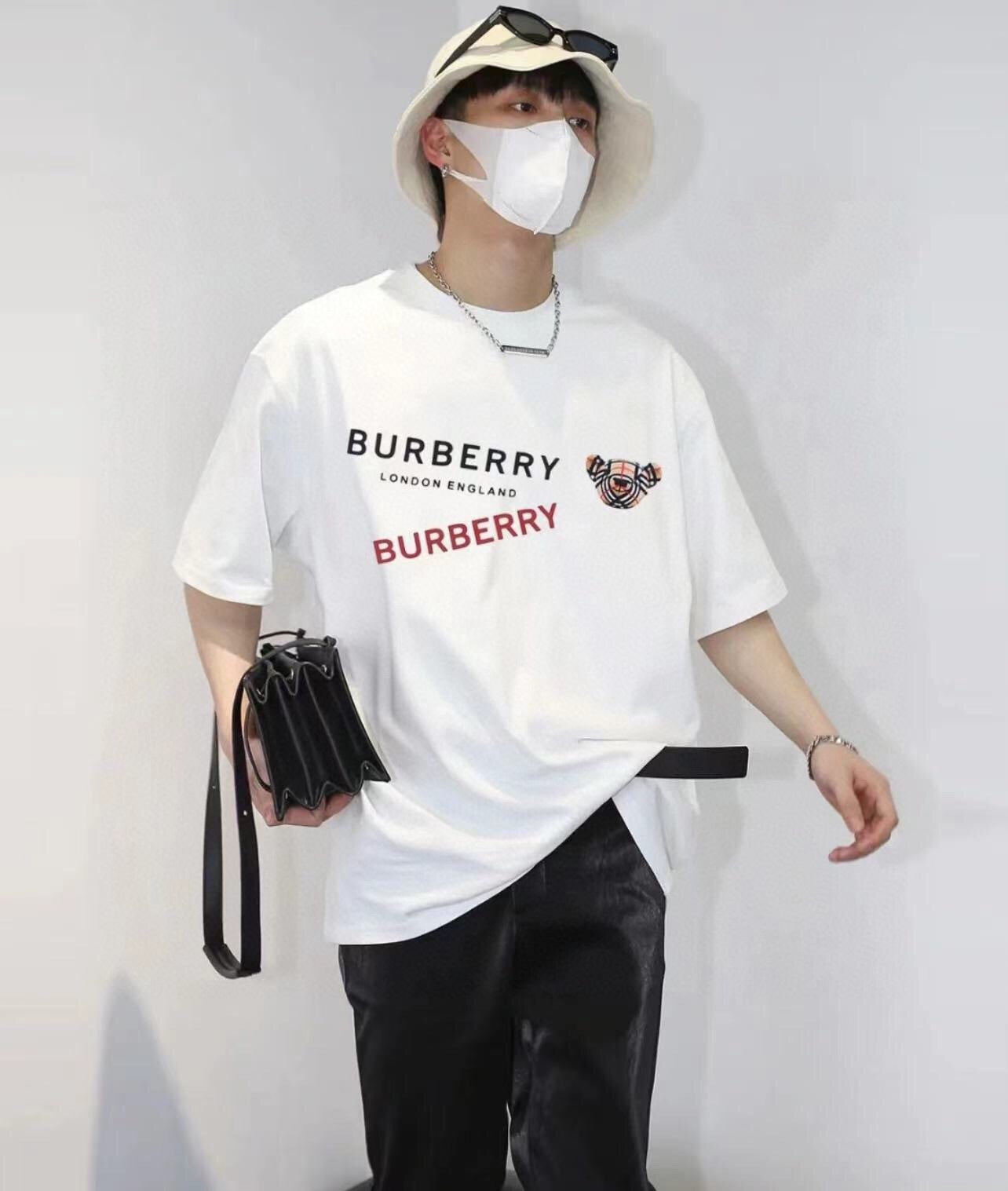 Burberry London England T-Shirt - White - Phantom Kicks