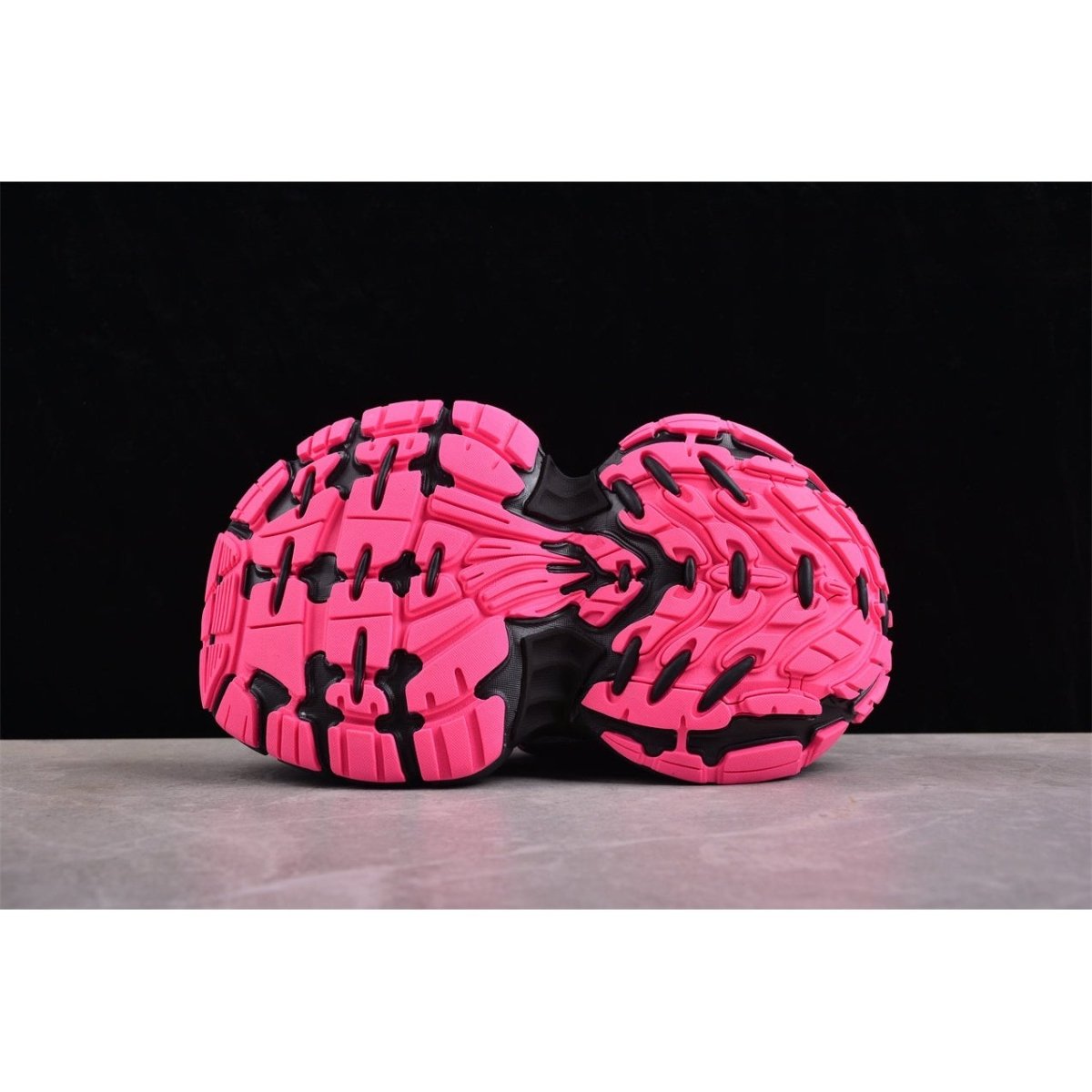 BALENCIAGA 10XL x GREY PINK BLACK - Phantom Kicks