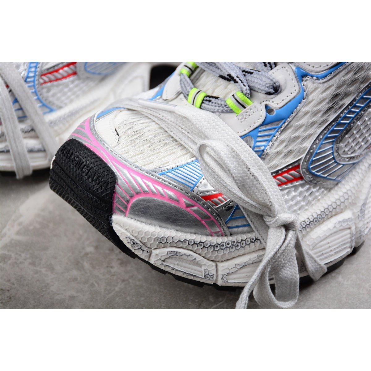 BALENCIAGA 3XL MULE x BEIGE BLUE RED - Phantom Kicks