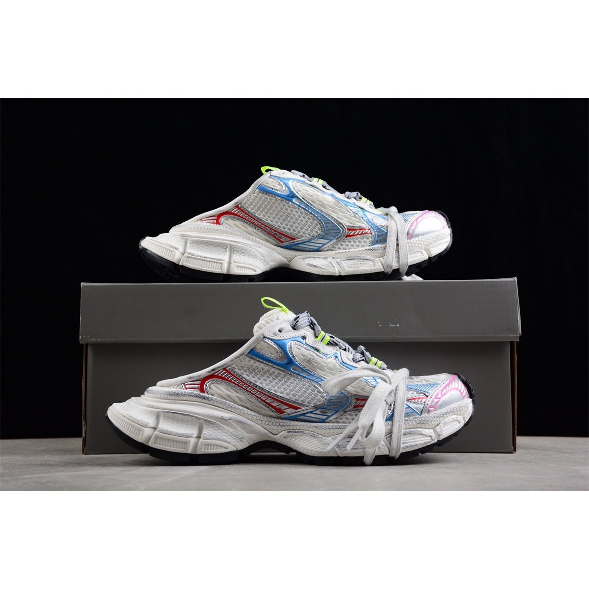 BALENCIAGA 3XL MULE x BEIGE BLUE RED - Phantom Kicks