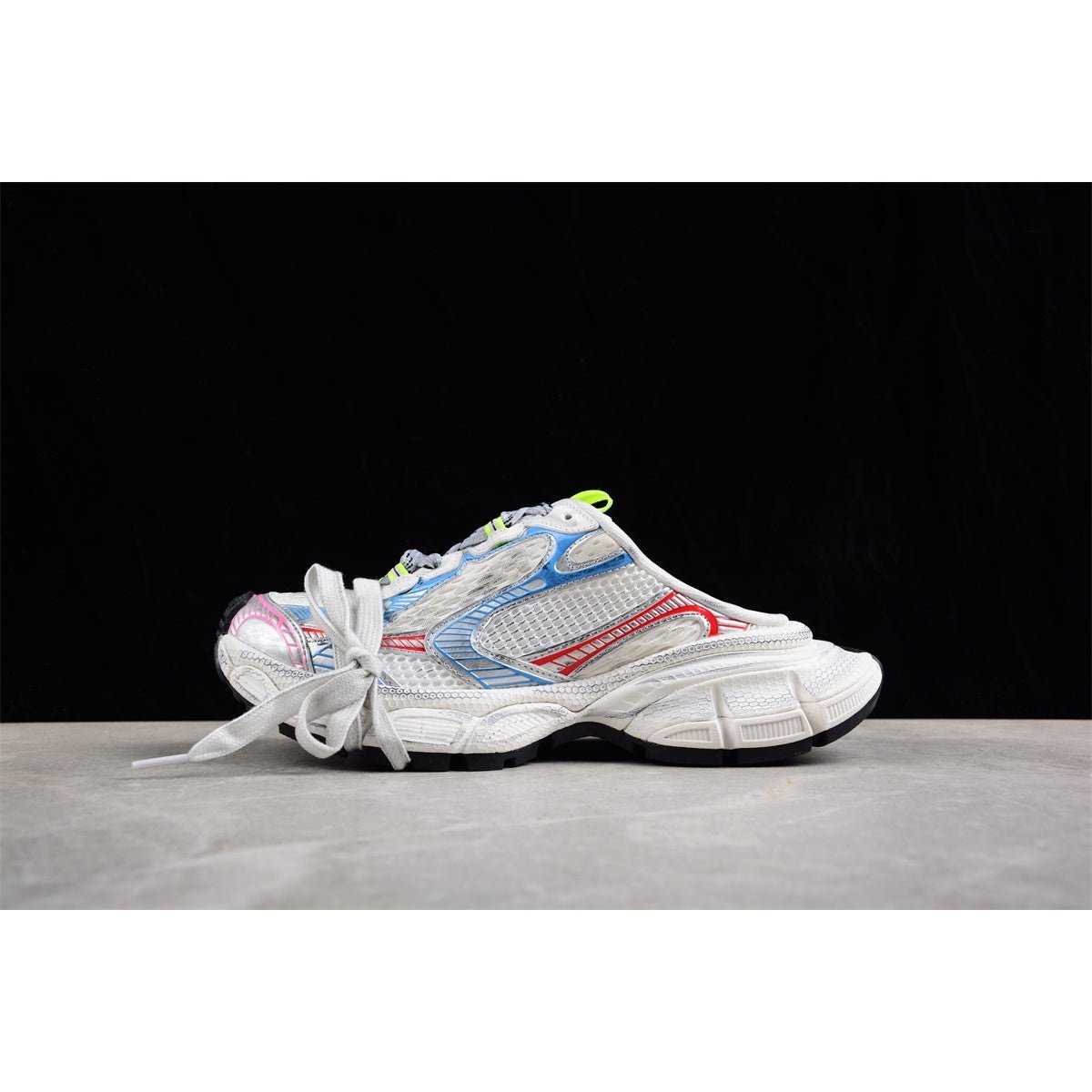 BALENCIAGA 3XL MULE x BEIGE BLUE RED - Phantom Kicks